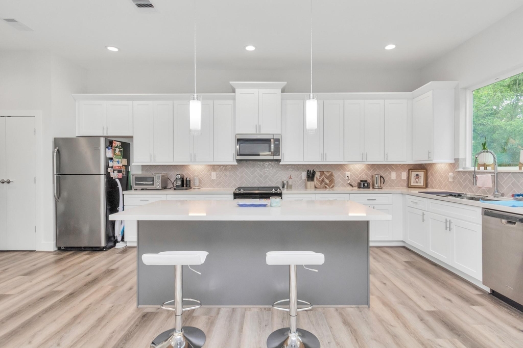 3360 Pinemont Drive - Photo 6