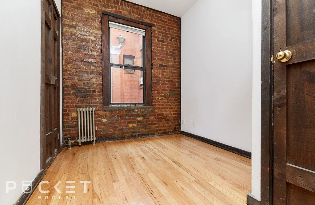 East 13th Street - Photo 10