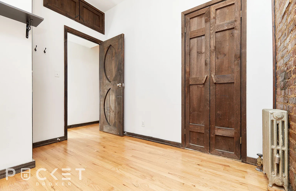 East 13th Street - Photo 7