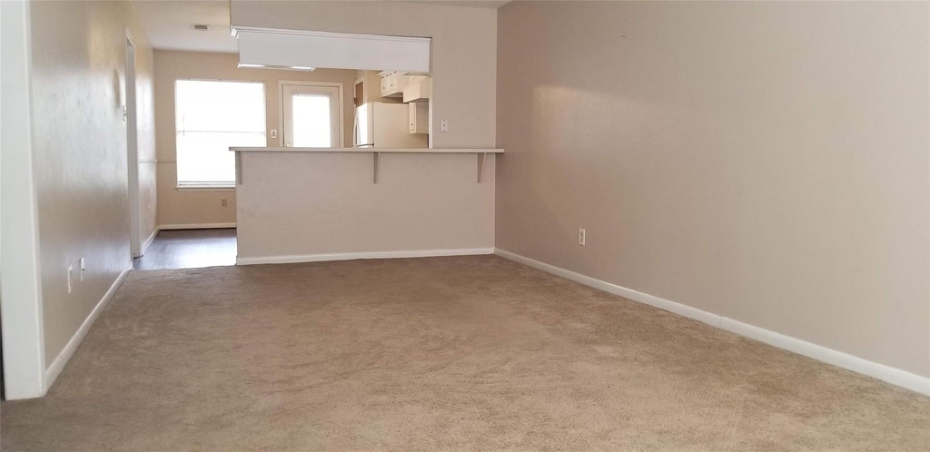1715 Hazelwood Street - Photo 2