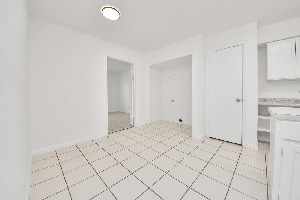 15534 Weldon Drive - Photo 14
