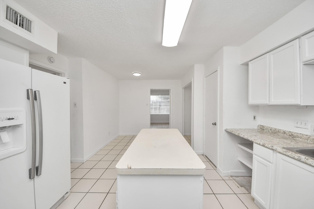 15534 Weldon Drive - Photo 11
