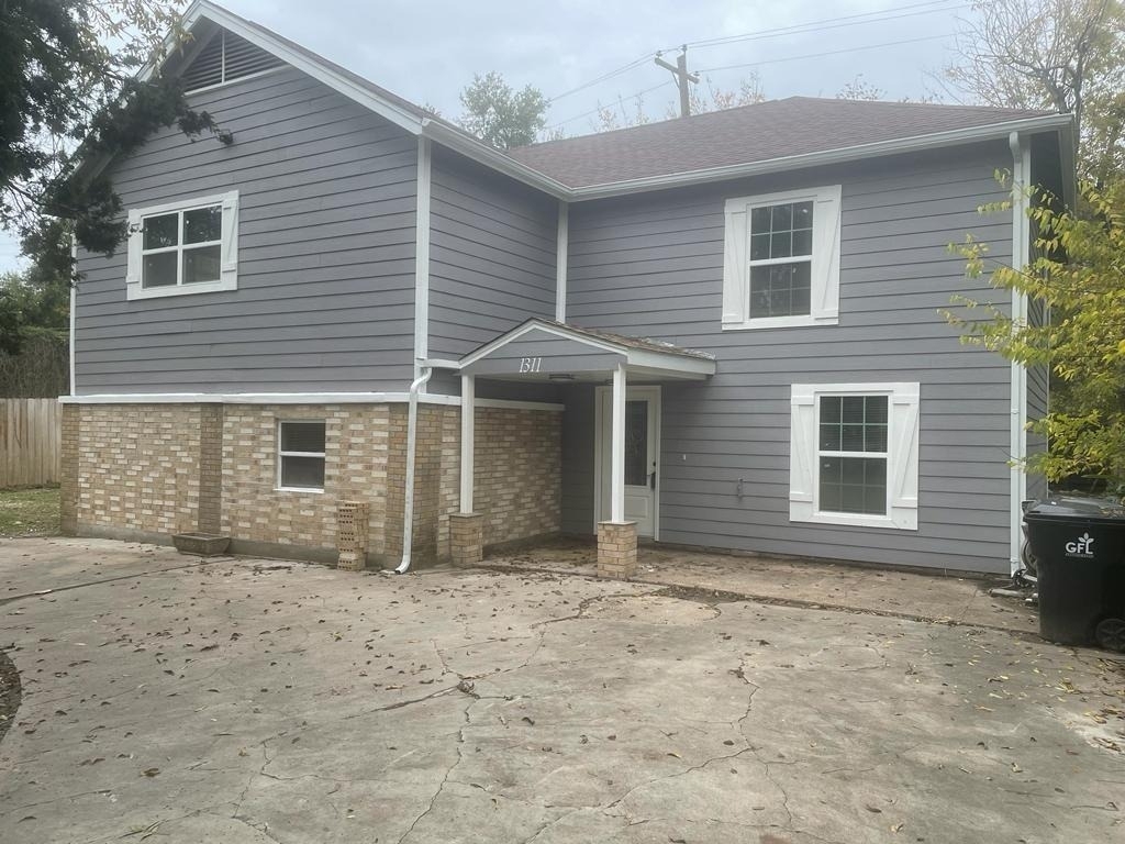 1311 Carlisle Street - Photo 0