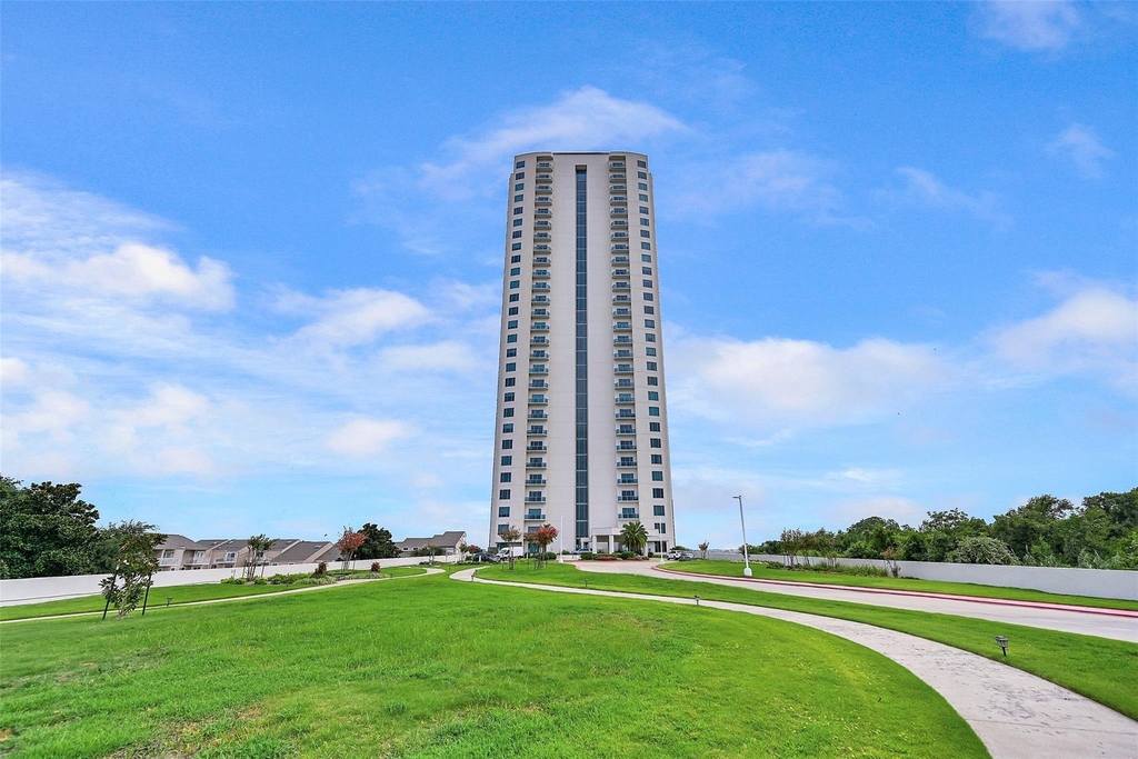 4821 Nasa Parkway - Photo 39