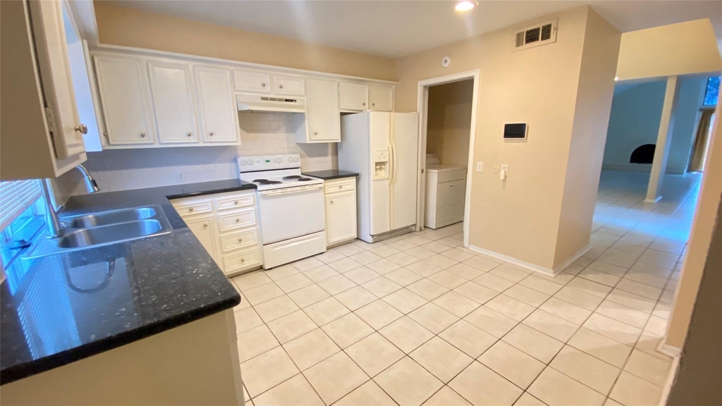 4714 N Cashel Circle - Photo 4