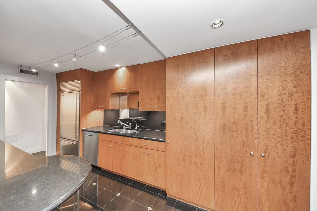 5050 Ambassador Way - Photo 16