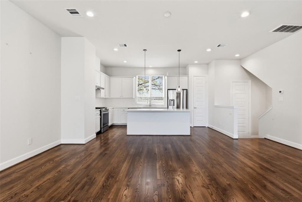 3024 Charline Avenue - Photo 0