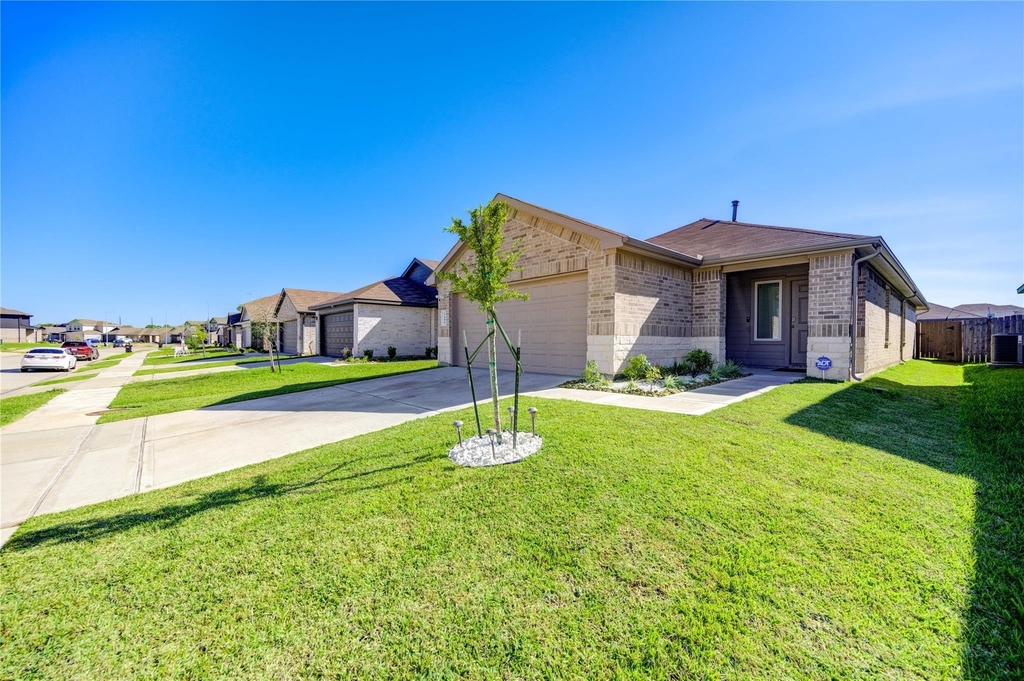 5406 Castlebury Meadows Drive - Photo 0