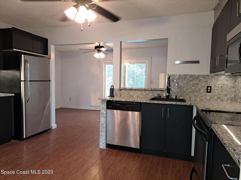 1311 Cindy Circle Ne - Photo 3