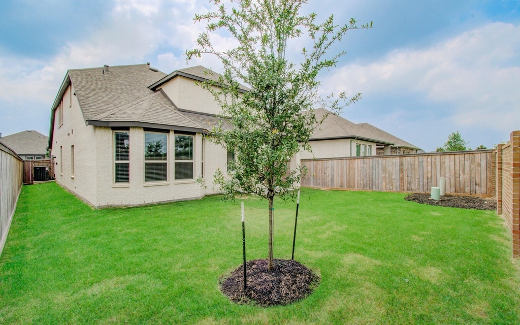 14910 Mossycup Spur Way - Photo 38