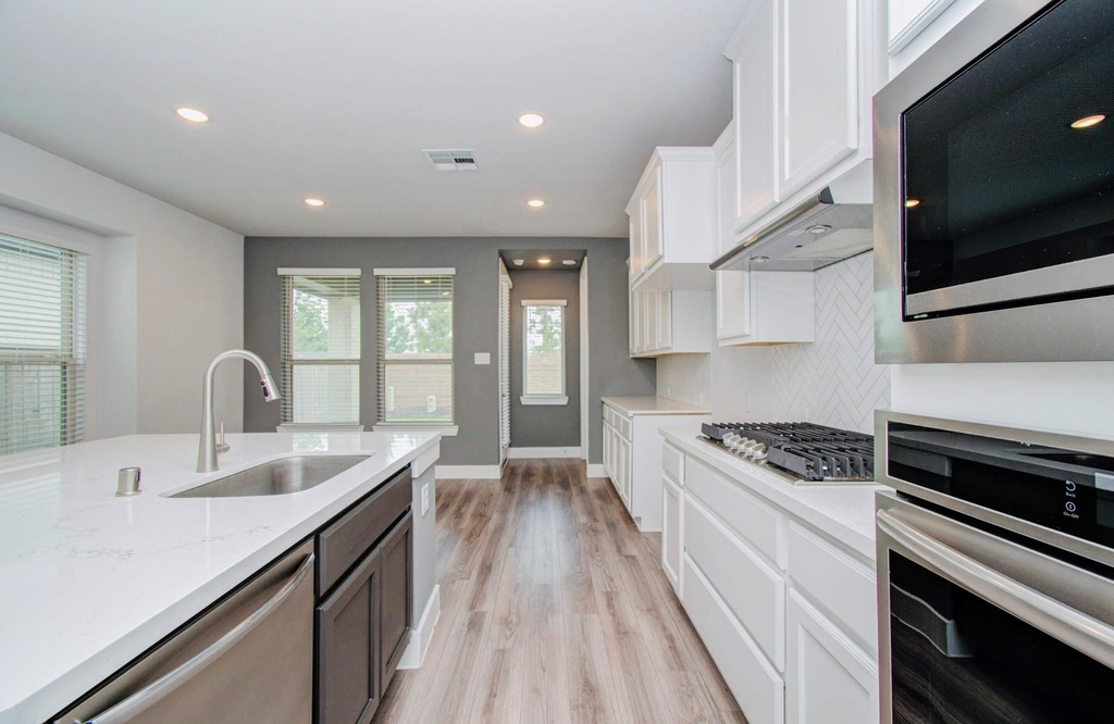 14910 Mossycup Spur Way - Photo 16