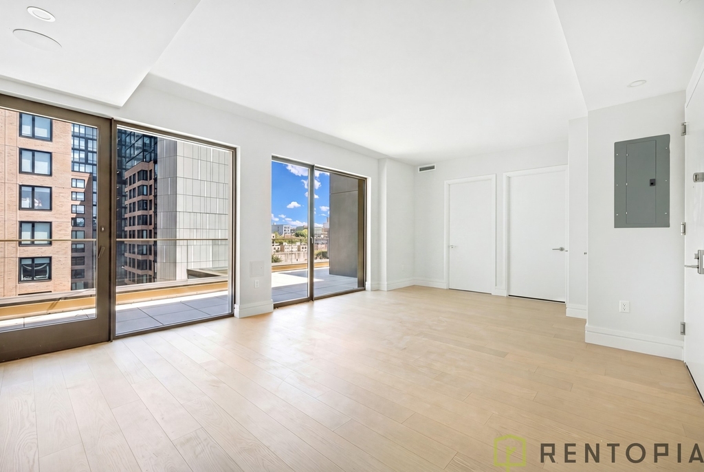 960 Franklin Avenue - Photo 13