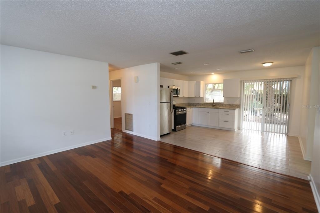 4109 E 99th Avenue - Photo 2