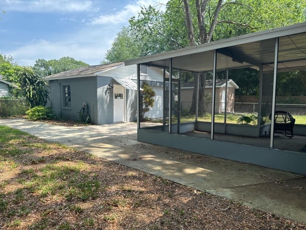 815 W Plymouth Street - Photo 20