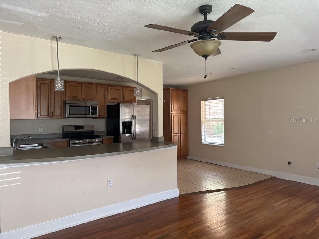 815 W Plymouth Street - Photo 5