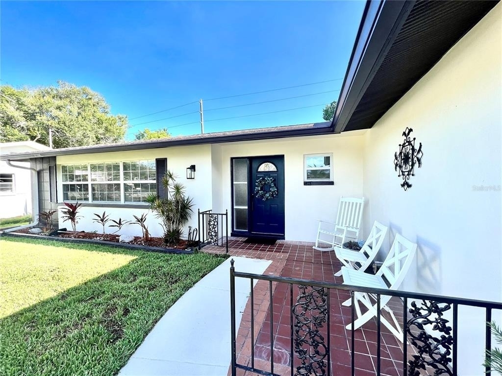 2066 Druid Park Drive N - Photo 0