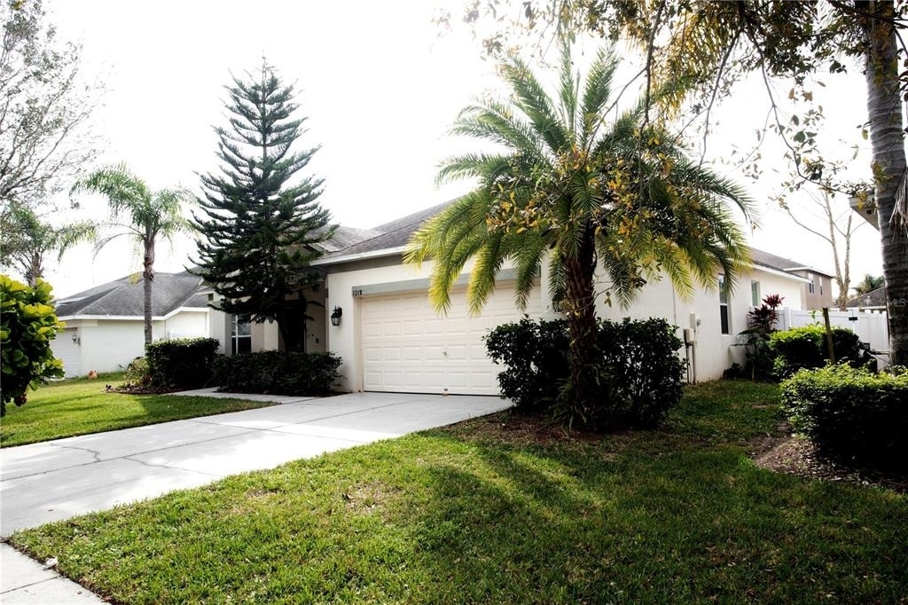 1319 Rowantree Drive - Photo 2