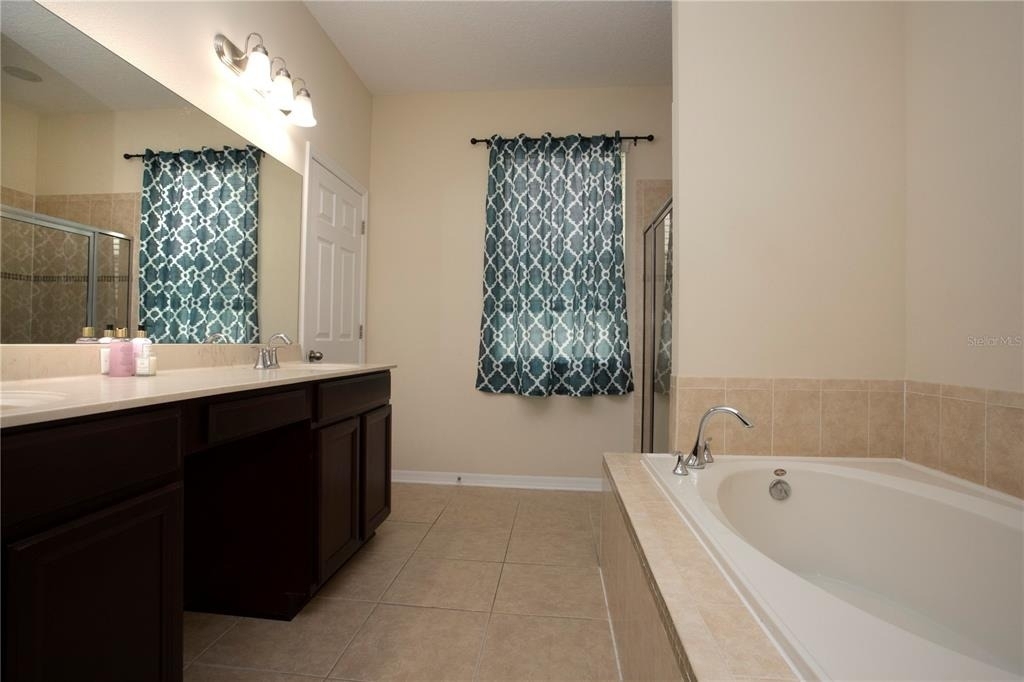 1319 Rowantree Drive - Photo 16