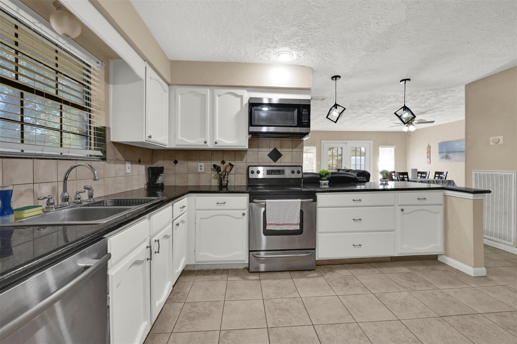 14102 Sylvia Drive - Photo 23