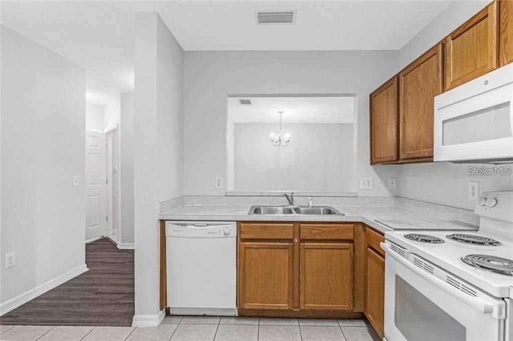 9519 Newdale Way - Photo 2