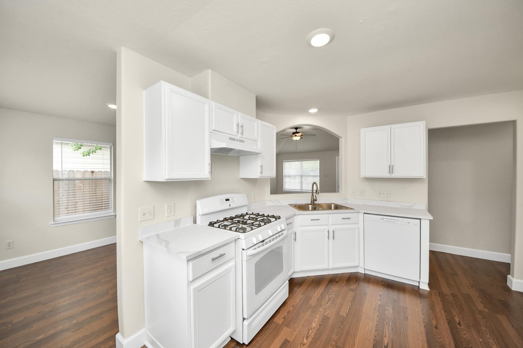 18910 Bonners Park Circle - Photo 9