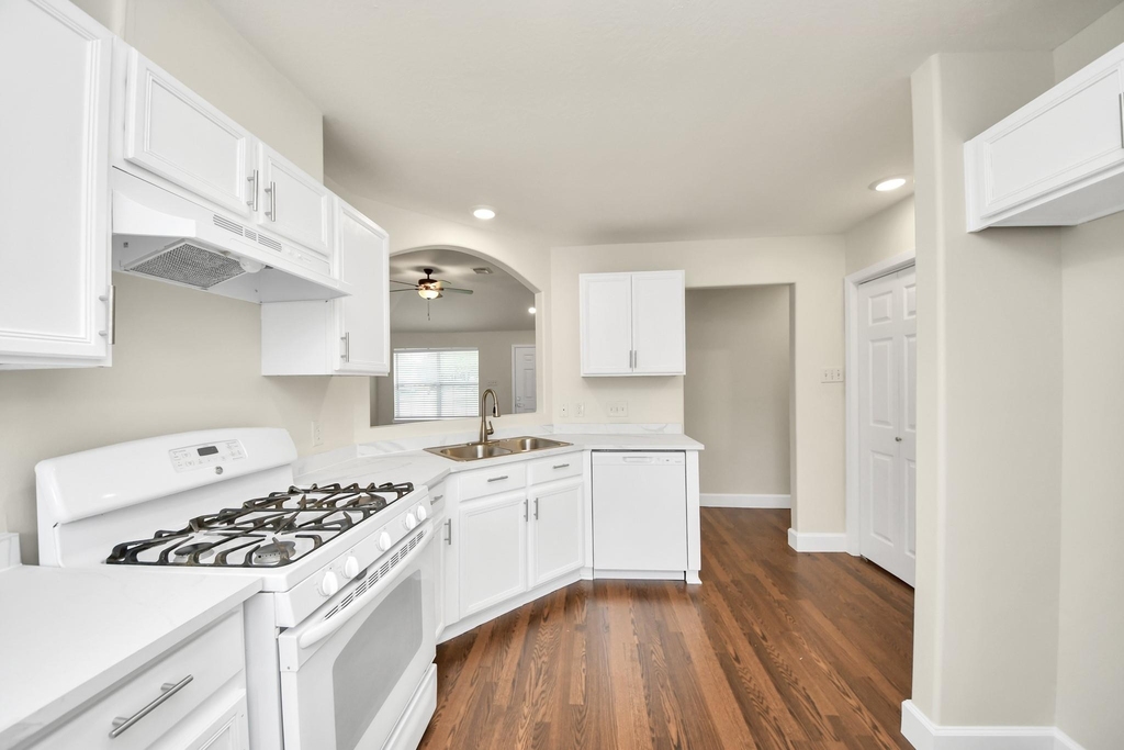 18910 Bonners Park Circle - Photo 10
