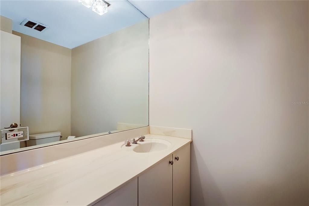 1 Beach Drive Se - Photo 2