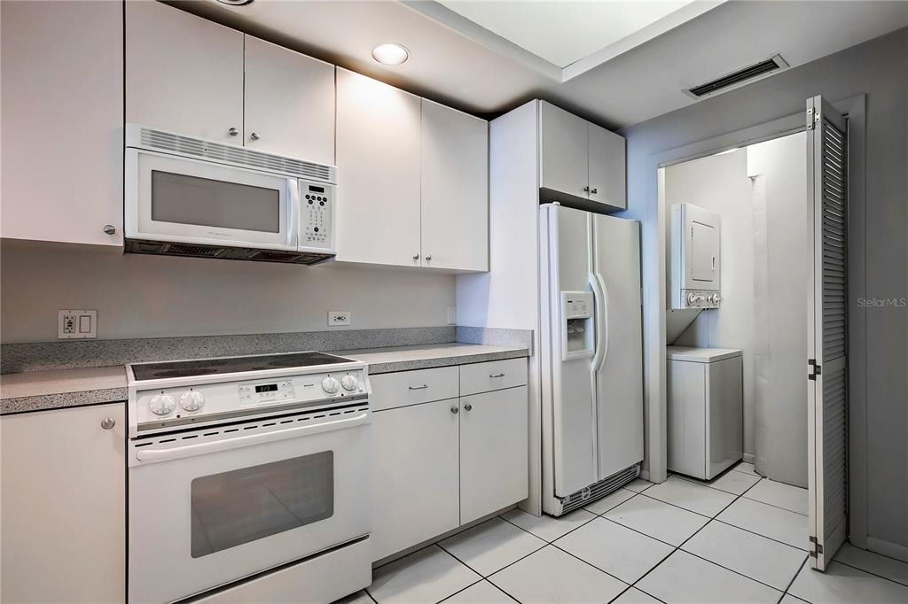 1 Beach Drive Se - Photo 8