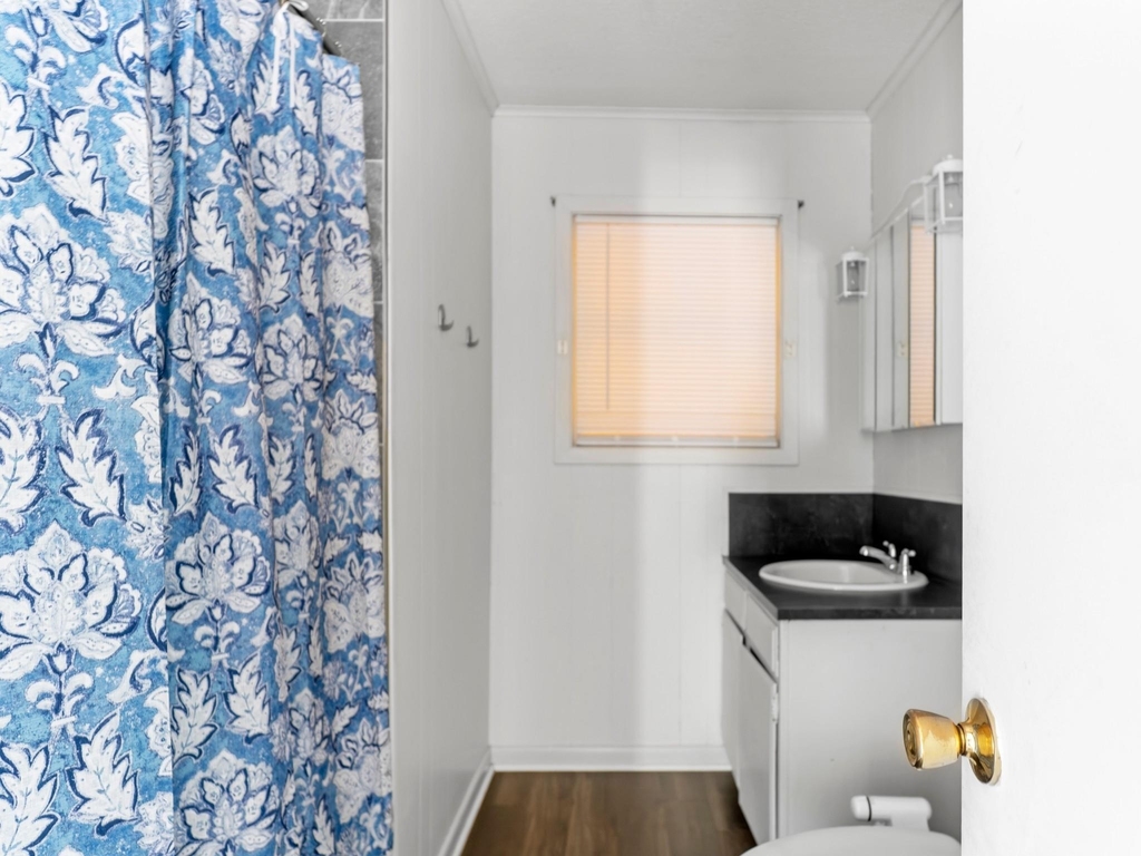 147 9th Street W - Photo 12