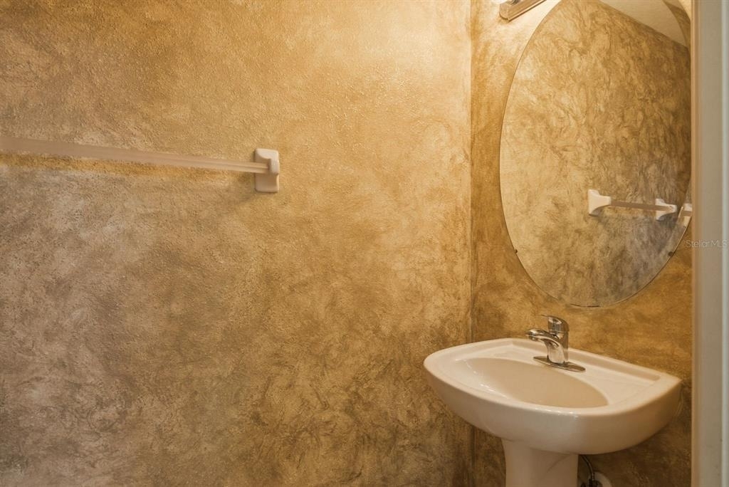 1405 Ridge Terrace - Photo 11