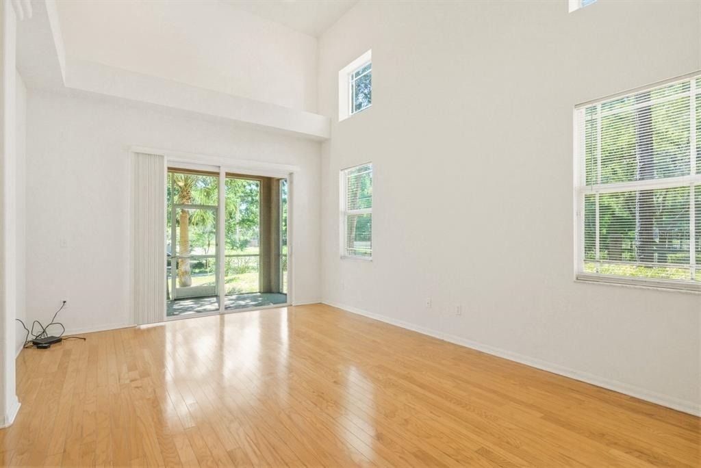 1405 Ridge Terrace - Photo 3