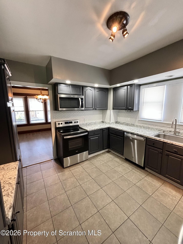 1418 Grove Street - Photo 3