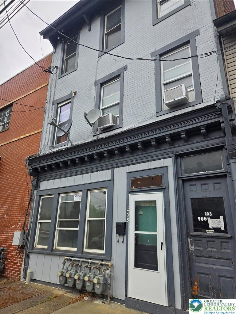 205 Front Street - Photo 0