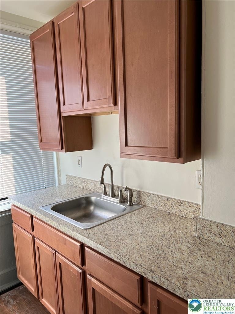 136 E Bushkill Street - Photo 7