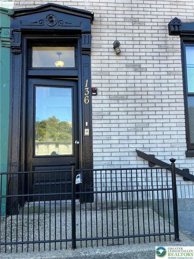 136 E Bushkill Street - Photo 1