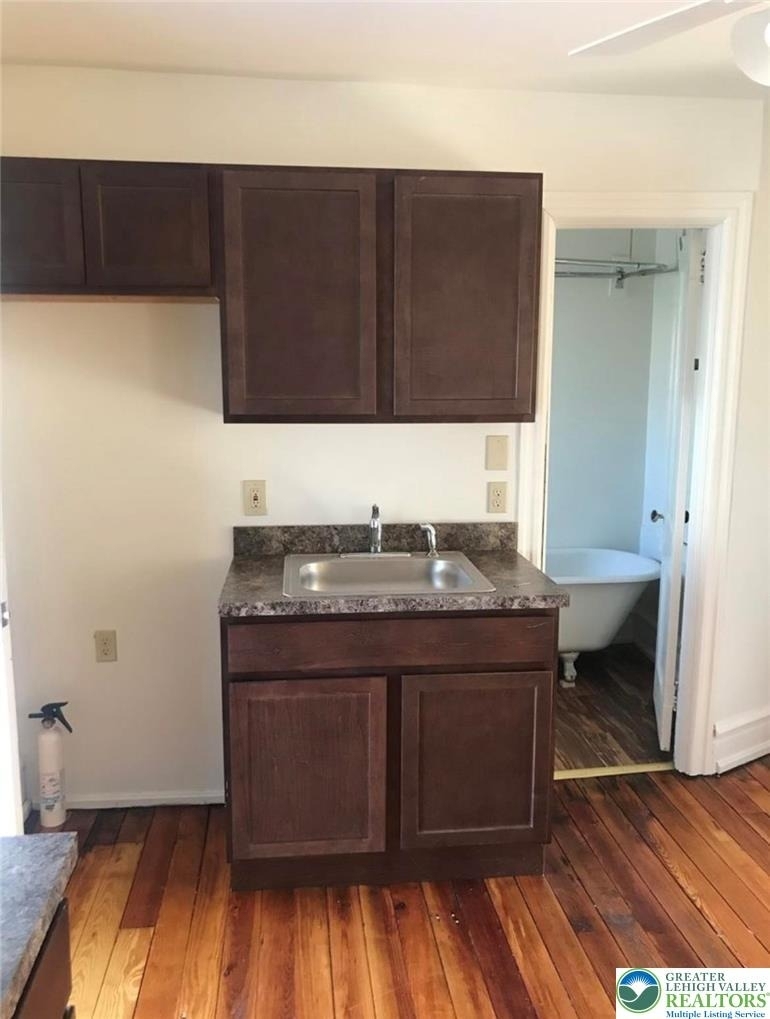 139 N 10th Street - Photo 3