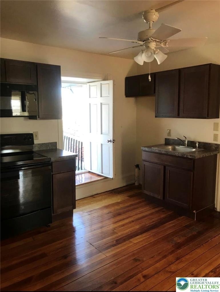 139 N 10th Street - Photo 1