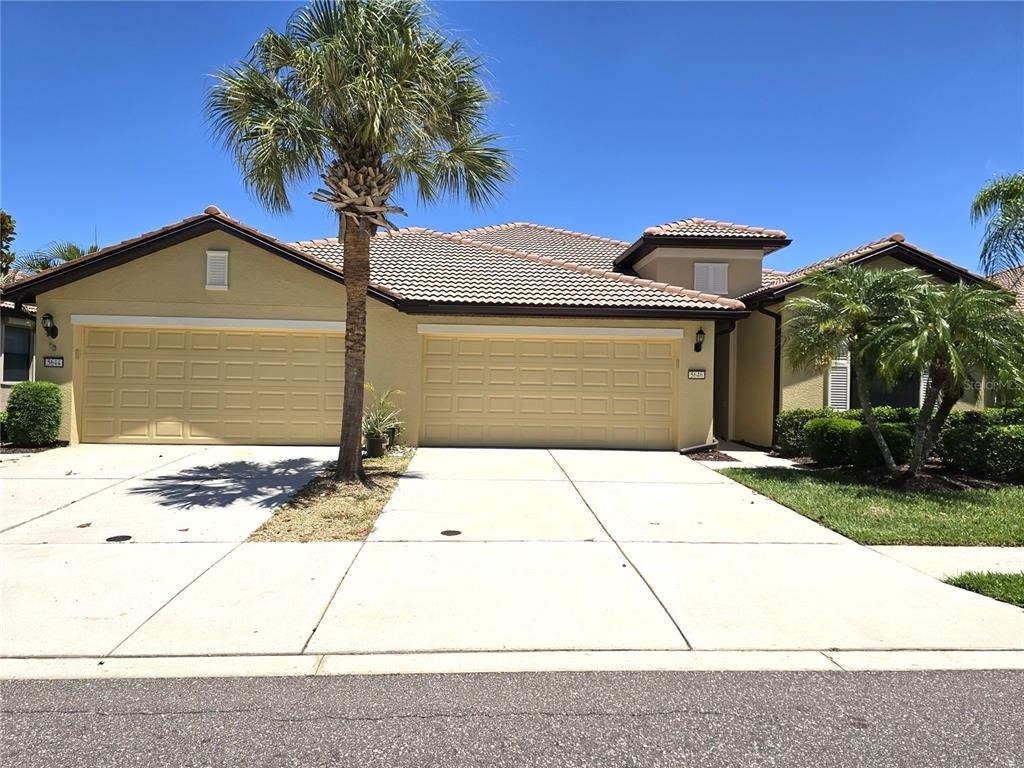 5646 Sunset Falls Drive - Photo 0
