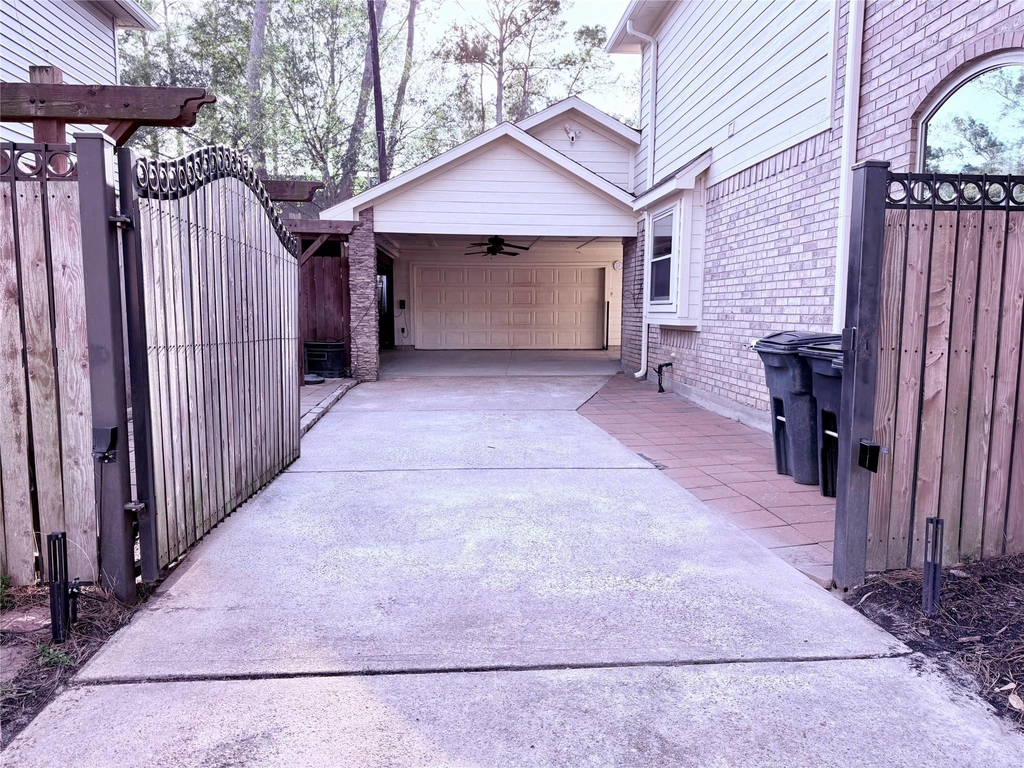 12907 Lake Mist Drive - Photo 2