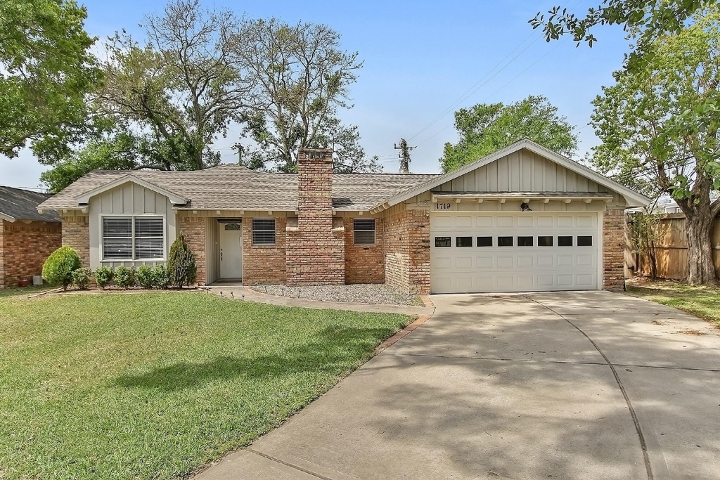 1719 Longhorn Drive - Photo 0