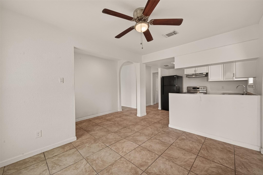 6311 Tall Willow Drive - Photo 8