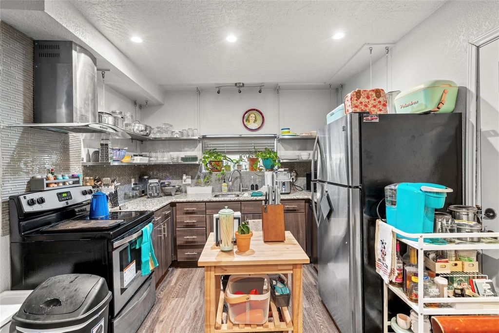 4630 Woodside Street - Photo 3