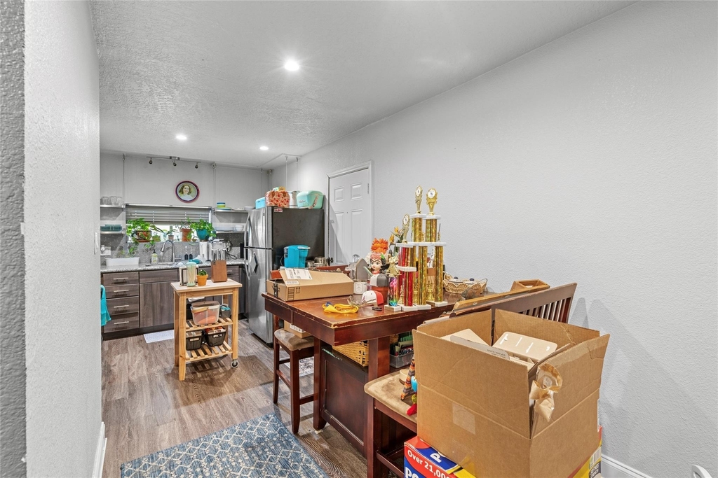 4630 Woodside Street - Photo 5