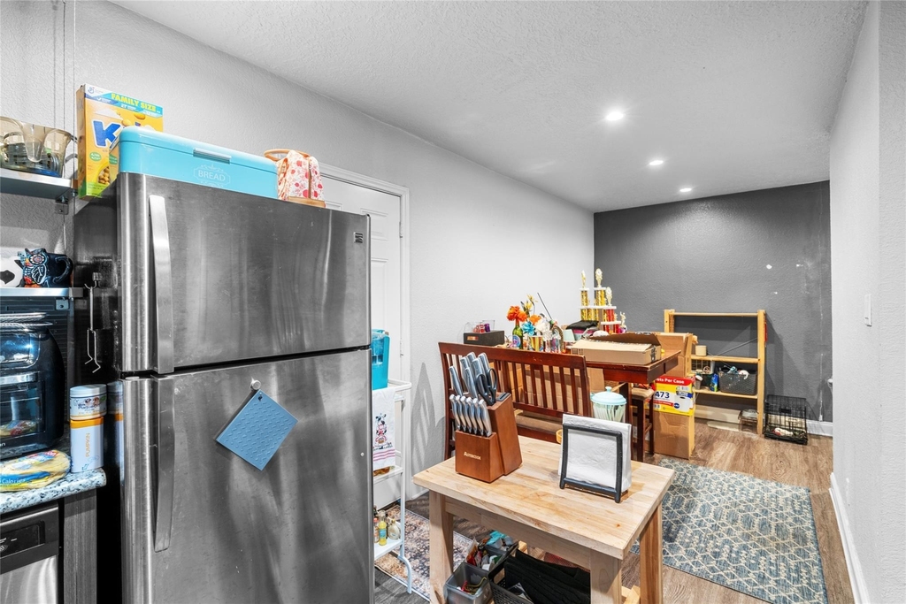 4630 Woodside Street - Photo 4