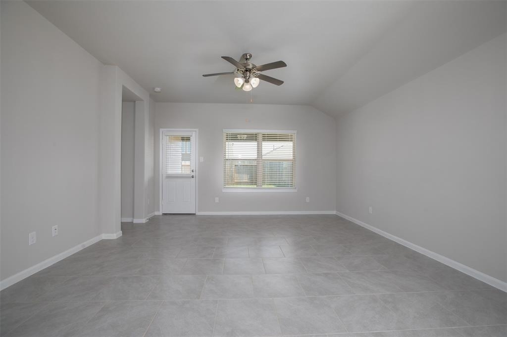 18435 Grayson Bluff Way - Photo 8