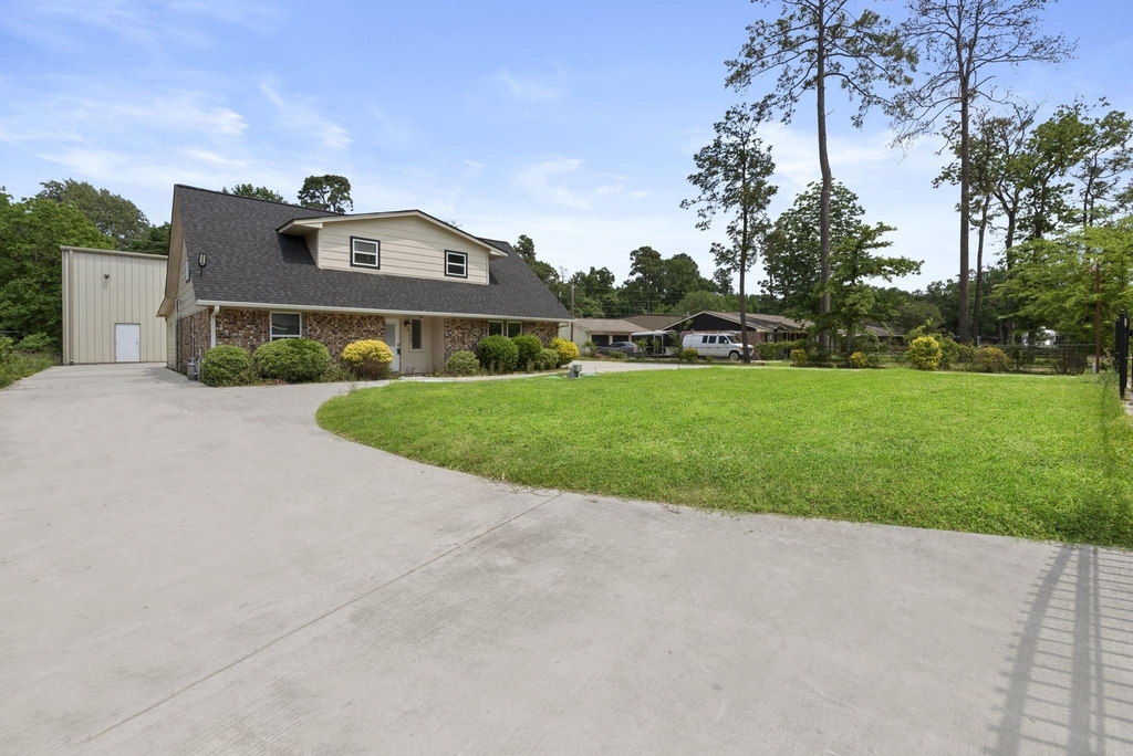 1903 Pinewoods Way - Photo 10
