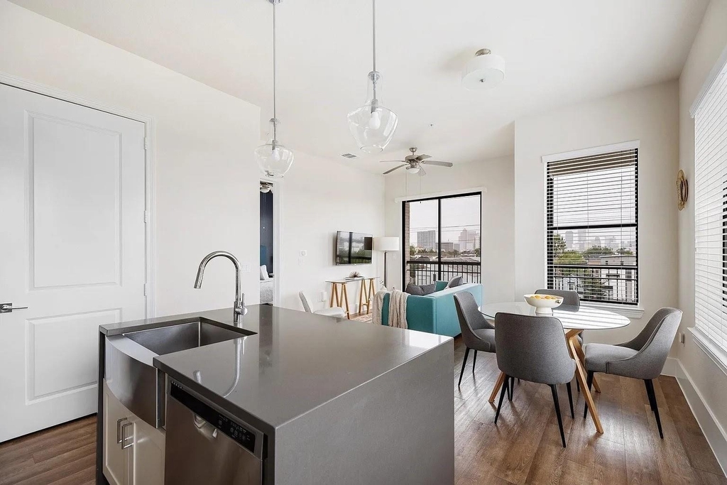 1508 Blodgett Street - Photo 5