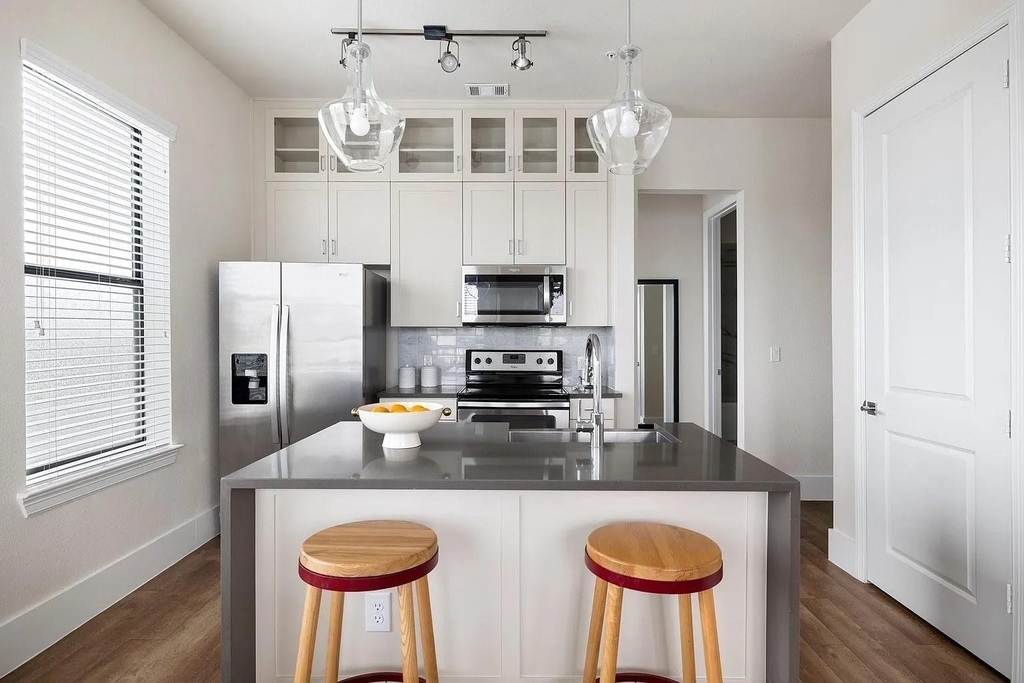 1508 Blodgett Street - Photo 4