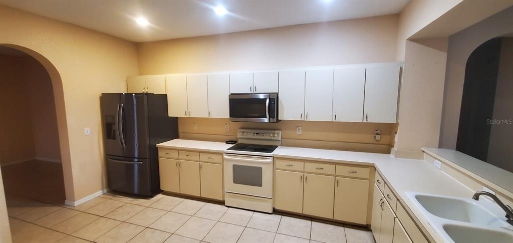 810 Terranova Road - Photo 2