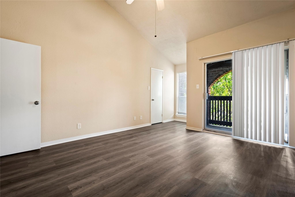 5921 Arncliffe Drive - Photo 10